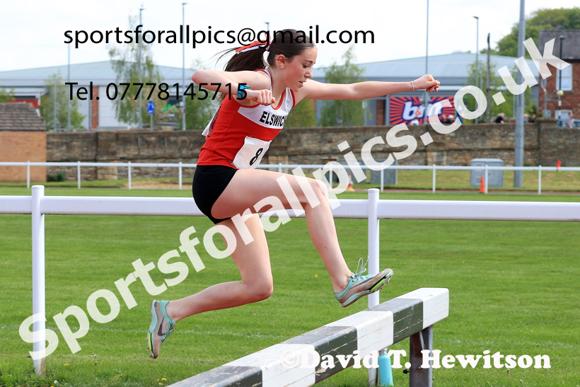Steeplechase, 2026 Elswick Harriers Event, Wentworth, Hexham. Photo: David T. Hewitson/Sports for All Pics